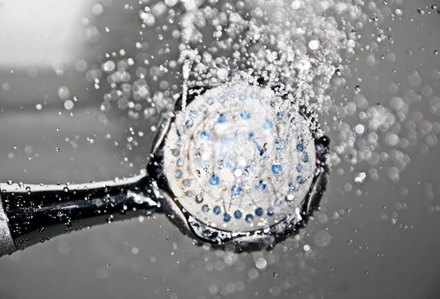 Adieu les traces de calcaire sur vos verres et votre douche !